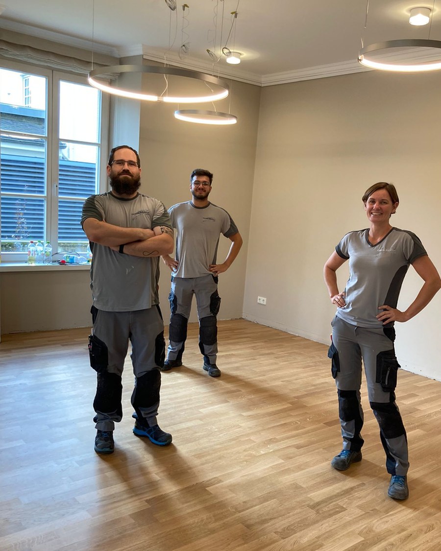 Kollegen von Elektro Kröschel auf der Baustelle